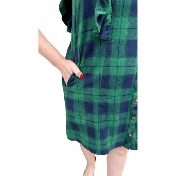 NEW ENTRO enright dress in green